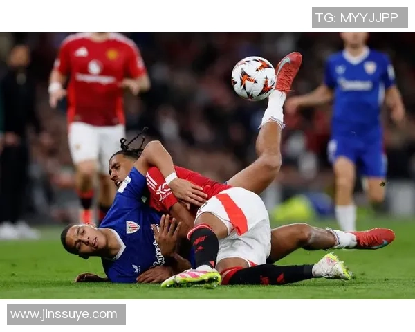 足球锁很松引发的争议与反思如何提升比赛公平性与竞技水平